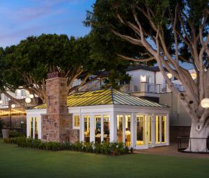 Image of GLASS HOUSE 